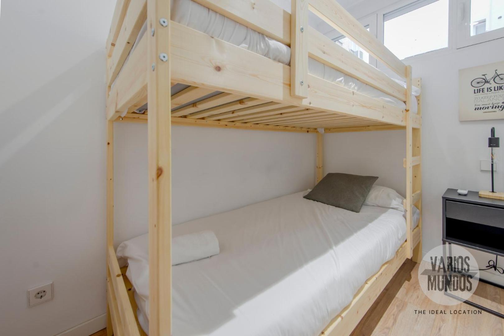 Apartamento Palacio Escondido Para 8 En Castillo 5 Madrid